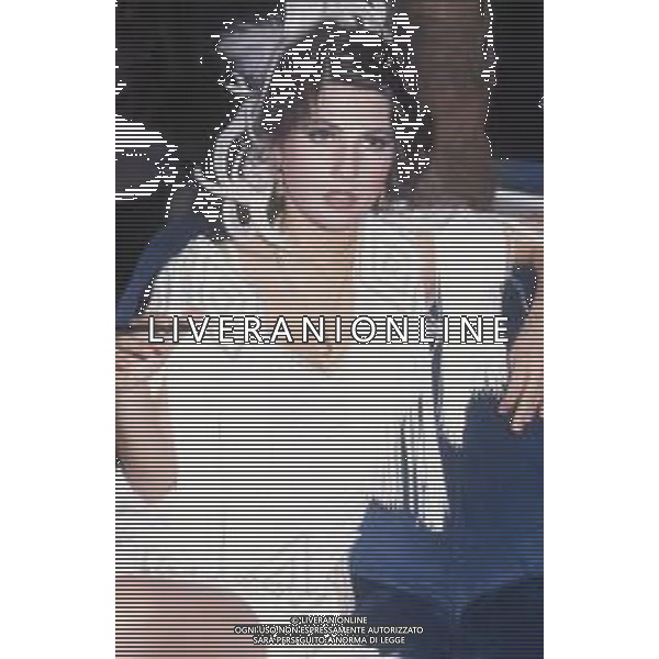 DIAP-RETROSPETTIVA ROBERTA MANFREDI ATTRICE  NELLA FOTO ROBERTA MANFREDI A ROMA NELL\'ANNO 1981 TRASMISSIONE “IL BARATTOLO“ AG ALDO LIVERANI SAS 