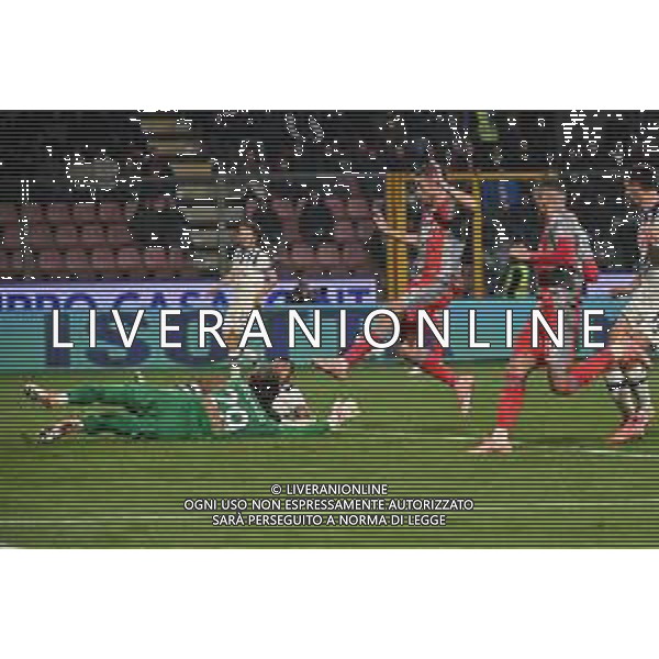 TVRG Cremonese vs Atalanta nella foto Jamie Vardy (Cremonese) occasione da gol viene anticipato da Marco Carnesecchi (Atalanta) Cremona 25-10-2025 Stadio Giovanni Zini Cremonese vs Atalanta Campionato Serie A Enilive - 8a giornata foto Roberto Garavaglia/Agenzia Aldo Liverani sas