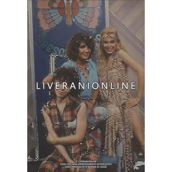 DIAP-RETROSPETTIVA ROBERTA MANFREDI ATTRICE  NELLA FOTO ROBERTA MANFREDI A MILANO NELL\'ANNO 1983 NELLA TRASMISSIONE TELEVISIVA “FRESCO FRESCO “ CON MARIA TERESA RUTA AG ALDO LIVERANI SAS