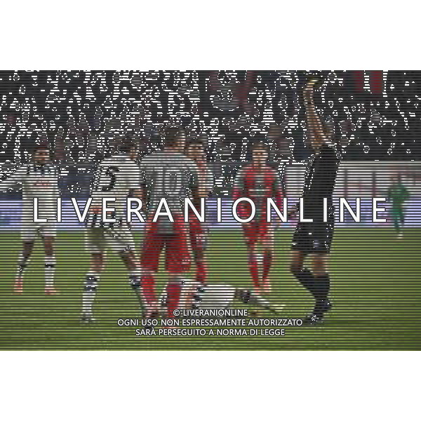 TVRG Cremonese vs Atalanta nella foto Jamie Vardy (Cremonese) ammonito Cremona 25-10-2025 Stadio Giovanni Zini Cremonese vs Atalanta Campionato Serie A Enilive - 8a giornata foto Roberto Garavaglia/Agenzia Aldo Liverani sas