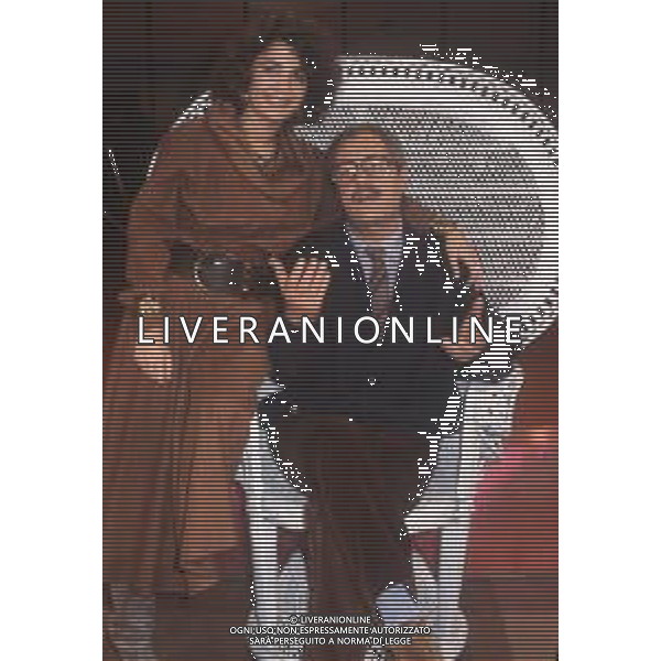 DIAP-RETROSPETTIVA ROBERTA MANFREDI ATTRICE  NELLA FOTO ROBERTA MANFREDI A ROMA NELL\'ANNO 1985 CON IL PADRE NINO MANFREDI AG ALDO LIVERANI SAS  