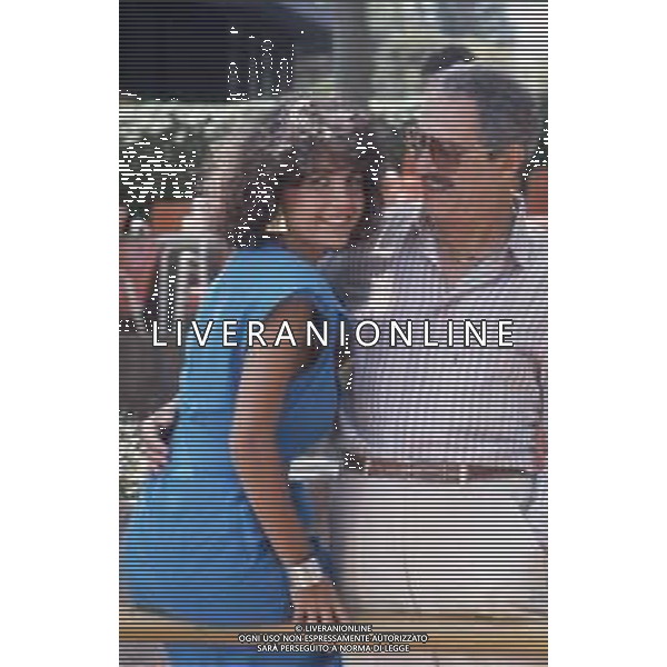 DIAP-RETROSPETTIVA ROBERTA MANFREDI ATTRICE  NELLA FOTO ROBERTA MANFREDI A ROMA NELL\'ANNO 1985 CON IL PADRE NINO MANFREDI AG ALDO LIVERANI SAS  