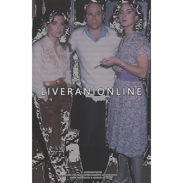DIAP-RETROSPETTIVA ROBERTA MANFREDI ATTRICE  NELLA FOTO ROBERTA MANFREDI A ROMA NELL\'ANNO 1981 CON CARLO VERDONE E GIULIA PALMER AG ALDO LIVERANI SAS 