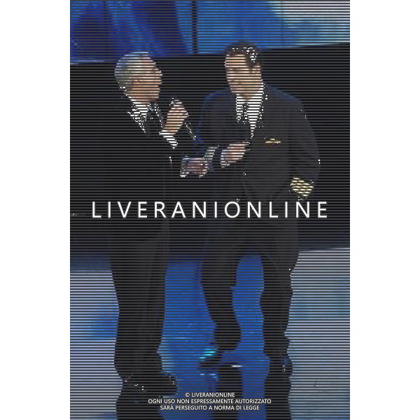 SANREMO 27-2-06 56mo FESTIVAL DELLA CANZONE ITALIANA PRIMA SERATA NELLA FOTO:PANARIELLO - TRAVOLTA PH: RECALCATI-CAPRA/AG. LIVERANI