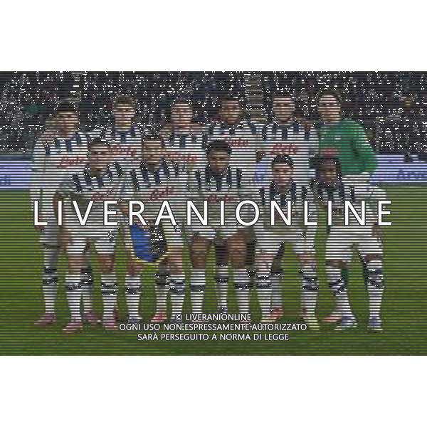 TVRG Cremonese vs Atalanta nella foto formazione Atalanta, in peid da SX Raoul Bellanova (Atalanta), Charles de Ketelaere (Atalanta), Mario Pasalic (Atalanta), Isak Hien (Atalanta), Berat Djimsiti (Atalanta) e Marco Carnesecchi (Atalanta); in basso da SX Nikola Krstovic (Atalanta), Marten de Roon (Atalanta), Ederson Josè dos Santos (Atalanta), Nicola Zalewski (Atalanta) e Ademola Lookman (Atalanta) Cremona 25-10-2025 Stadio Giovanni Zini Cremonese vs Atalanta Campionato Serie A Enilive - 8a giornata foto Roberto Garavaglia/Agenzia Aldo Liverani sas