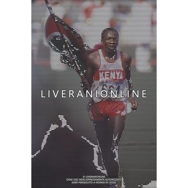 DIAP-RETROSPETTIVA JOHN NGUGI ATLETA NELLA FOTO JOHN NGUGI ALLE OLIMPIADI DI SEUL NELL\'ANNO 1988 AG ALDO LIVERANI SAS