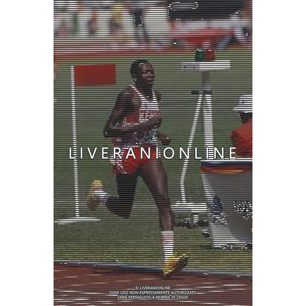 DIAP-RETROSPETTIVA JOHN NGUGI ATLETA NELLA FOTO JOHN NGUGI ALLE OLIMPIADI DI SEUL NELL\'ANNO 1988 AG ALDO LIVERANI SAS