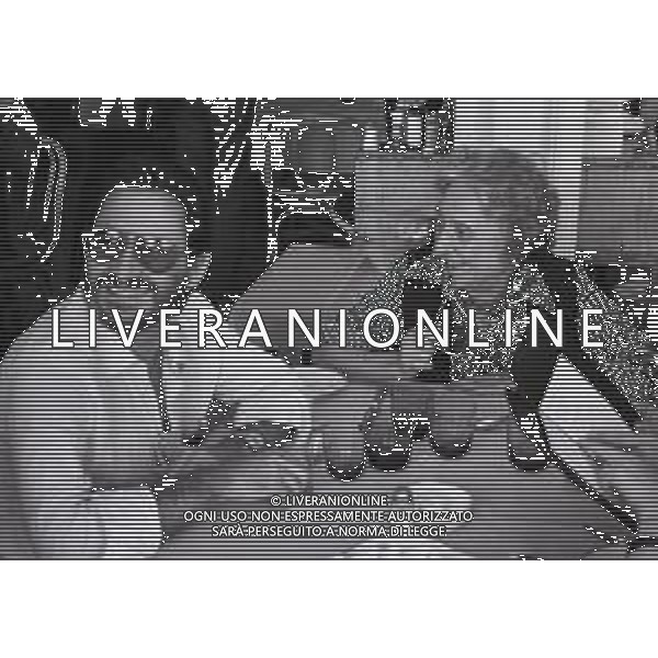 NEG-RETROSPETTIVA RENZO ROSSELLINI REGISTA NELLA FOTO RENZO ROSSELLINI A VENEZIA NELL\'ANNO 1980 CON ZIA MARCELLA AG ALDO LIVERANI SAS