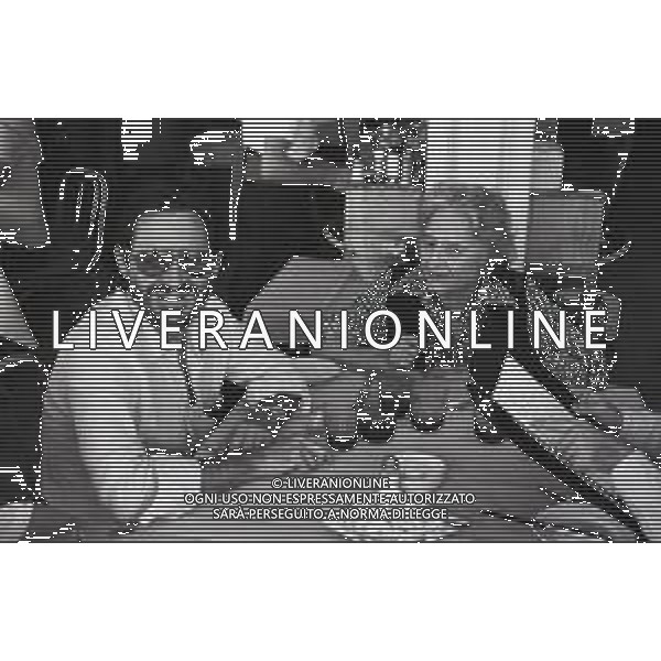 NEG-RETROSPETTIVA RENZO ROSSELLINI REGISTA NELLA FOTO RENZO ROSSELLINI A VENEZIA NELL\'ANNO 1980 CON ZIA MARCELLA AG ALDO LIVERANI SAS