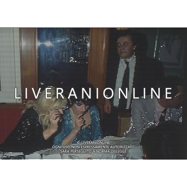 DIAP-RETROSPETTIVA LIZA MINELLI CANTANTE NELLA FOTO LIZA MINELLI CON MONICA VITTI E WALTER CHIARI A MILANO NELL\'ANNO 1982 AG ALDO LIVERANI SAS