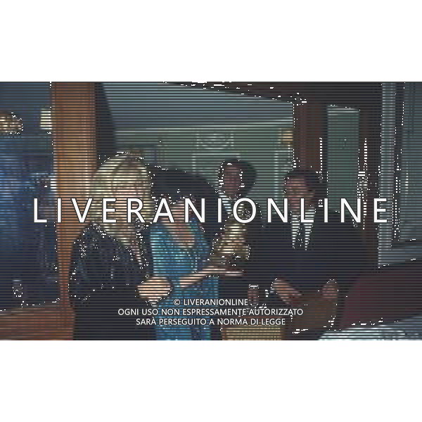 DIAP-RETROSPETTIVA LIZA MINELLI CANTANTE NELLA FOTO LIZA MINELLI CON MONICA VITTI E WALTER CHIARI A MILANO NELL\'ANNO 1982 AG ALDO LIVERANI SAS