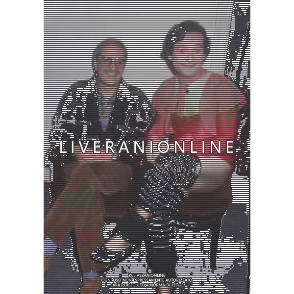 DIAP-RETROSPETTIVA LEO GULLOTTA ATTORE NELLA FOTO LEO GULLOTTA CON NINO MANFREDI NELLA TRASMISSIONE TELEVISIVA “CHE FAI RIDI ? “ NELL\'ANNO 1986 AG ALDO LIVERANI SAS