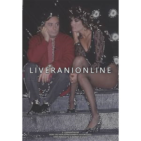 DIAP-RETROSPETTIVA LEO GULLOTTA ATTORE NELLA FOTO LEO GULLOTTA CON PAMELA PRATI NELLA TRASMISSIONE TELEVISIVA “CHE FAI RIDI ? “ NELL\'ANNO 1986 AG ALDO LIVERANI SAS
