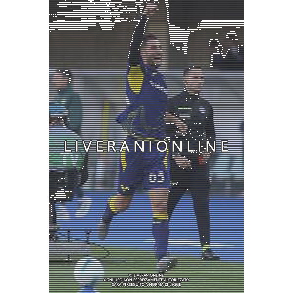 Esultanza - Roberto Gagliardini of Hellas Verona FC celebrates after scoring during Hellas Verona FC vs Cagliari Calcio, 8° Serie A Enilive 2025-26 game at Marcantonio Bentegodi stadium in Verona (VR), Italy, on October 26, 2025. (Photo by Davide Casentini)- AGENZIA ALDO LIVERANI SAS