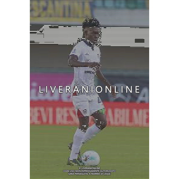 Joseph Liteta of Cagliari Calcio play the ball during Hellas Verona FC vs Cagliari Calcio, 8° Serie A Enilive 2025-26 game at Marcantonio Bentegodi stadium in Verona (VR), Italy, on October 26, 2025. (Photo by Davide Casentini)- AGENZIA ALDO LIVERANI SAS