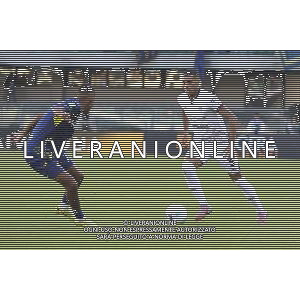 Ryad Idrissi of Cagliari Calcio competes for the ball with Rafik Belghali of Hellas Verona FC during Hellas Verona FC vs Cagliari Calcio, 8° Serie A Enilive 2025-26 game at Marcantonio Bentegodi stadium in Verona (VR), Italy, on October 26, 2025. (Photo by Davide Casentini)- AGENZIA ALDO LIVERANI SAS