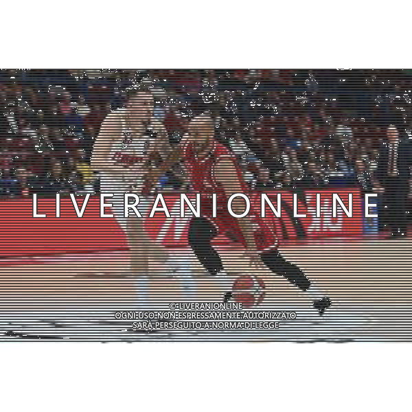 TVRG Olimpia Milano vs Reyer Venezia nella foto Kyle Wiltjer (Reyer Venezia) e Shavon Shields (Olimpia Milano) Assago (MI) 26-10-2025 Unipol Forum EA7 Emporio Armani Milano vs Umana Reyer Venezia Campionato Serie A Unipol - 4a giornata foto Roberto Garavaglia/Agenzia Aldo Liverani sas