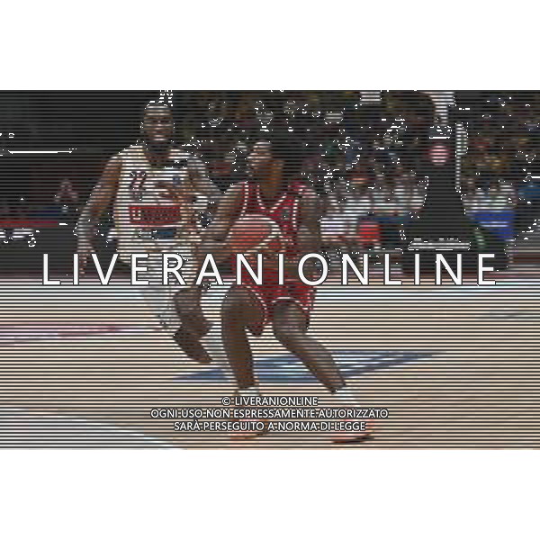 TVRG Olimpia Milano vs Reyer Venezia nella foto Armoni Brooks (Olimpia Milano) e sulla SX Jordan Parks (Reyer Venezia) Assago (MI) 26-10-2025 Unipol Forum EA7 Emporio Armani Milano vs Umana Reyer Venezia Campionato Serie A Unipol - 4a giornata foto Roberto Garavaglia/Agenzia Aldo Liverani sas