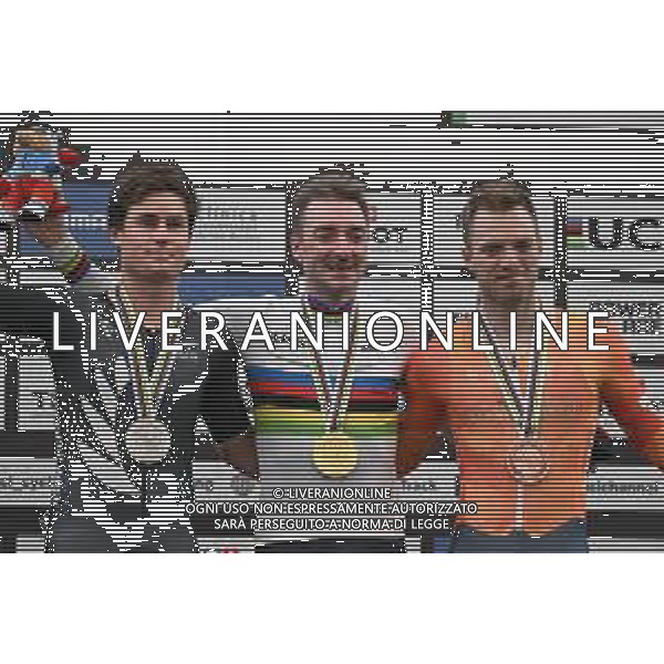 26-10-2025 World Championships Elite Track; Giornata 05; 2025, Lotto; 2025, New Zealand; 2025, Olanda; Viviani, Elia; Stewart, Campbell; Havik, Yoeri; Santiago Del Cile - Velodromo Penalolen; ©SIROTTI - AGENZIA ALDO LIVERANI SAS