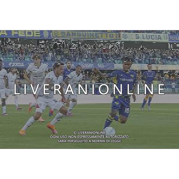 Gift Orban of Hellas Verona FC competes for the ball with Gabriele Zappa of Cagliari Calcio during Hellas Verona FC vs Cagliari Calcio, 8° Serie A Enilive 2025-26 game at Marcantonio Bentegodi stadium in Verona (VR), Italy, on October 26, 2025. (Photo by Davide Casentini) AG ALDO LIVERANI SAS