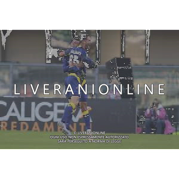 Roberto Gagliardini of Hellas Verona FC celebrates after scoring during Hellas Verona FC vs Cagliari Calcio, 8° Serie A Enilive 2025-26 game at Marcantonio Bentegodi stadium in Verona (VR), Italy, on October 26, 2025. (Photo by Davide Casentini) AG ALDO LIVERANI SAS