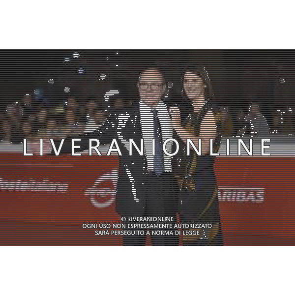 Roma 26 Ottobre 2025 Rome Film Festival - Red Carpet di chiusura con la quarta stagione di "Vita da Carlo" Nella Foto: Carlo Verdone, Corinna Jiga Foto Credit: Andrea Bracaglia AG ALDO LIVERANI SAS