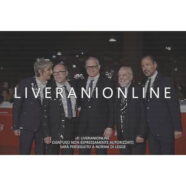 Roma 26 Ottobre 2025 Rome Film Festival - Red Carpet di chiusura con la quarta stagione di "Vita da Carlo" Nella Foto: Sergio Rubini, Carlo Verdone, Roberto Gualtieri, Aurelio De Laurentiis, Luigi De Laurentiis Foto Credit: Andrea Bracaglia AG ALDO LIVERANI SAS