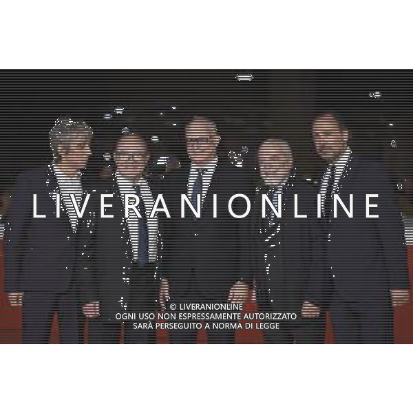 Roma 26 Ottobre 2025 Rome Film Festival - Red Carpet di chiusura con la quarta stagione di "Vita da Carlo" Nella Foto: Sergio Rubini, Carlo Verdone, Roberto Gualtieri, Aurelio De Laurentiis, Luigi De Laurentiis Foto Credit: Andrea Bracaglia AG ALDO LIVERANI SAS