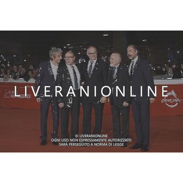 Roma 26 Ottobre 2025 Rome Film Festival - Red Carpet di chiusura con la quarta stagione di "Vita da Carlo" Nella Foto: Sergio Rubini, Carlo Verdone, Roberto Gualtieri, Aurelio De Laurentiis, Luigi De Laurentiis Foto Credit: Andrea Bracaglia AG ALDO LIVERANI SAS