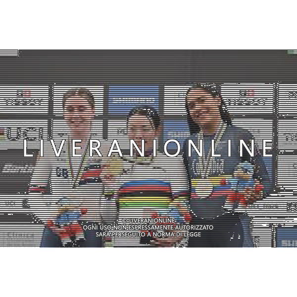 26-10-2025 World Championships Elite Women Track; Giornata 05; 2025, Japan; 2025, Great Britain; 2025, Colombia; Sato, Mina; Finucane, Emma; Cuadrado Florez, Stefany Lorena; Santiago Del Cile - Velodromo Penalolen; ©SIROTTI - AGENZIA ALDO LIVERANI SAS