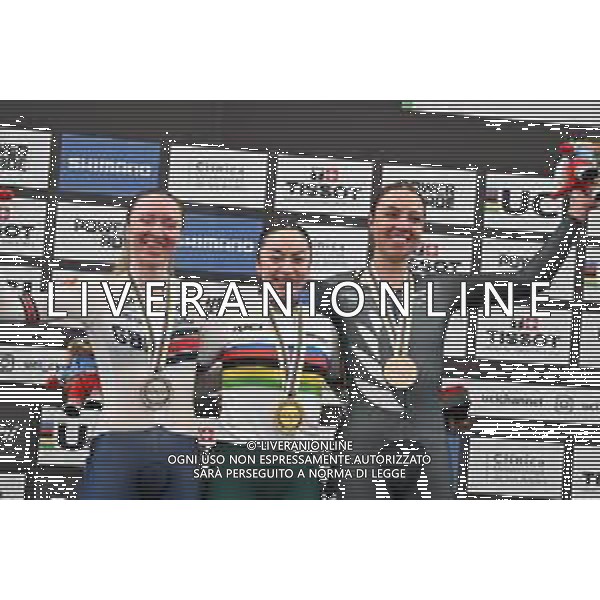 26-10-2025 World Championships Elite Women Track; Giornata 05; 2025, Mexico; 2025, Great Britain; 2025, New Zealand; Acevedo Mendoza, Yareli; Morris, Anna; Botha, Bryony; Santiago Del Cile - Velodromo Penalolen; ©SIROTTI - AGENZIA ALDO LIVERANI SAS