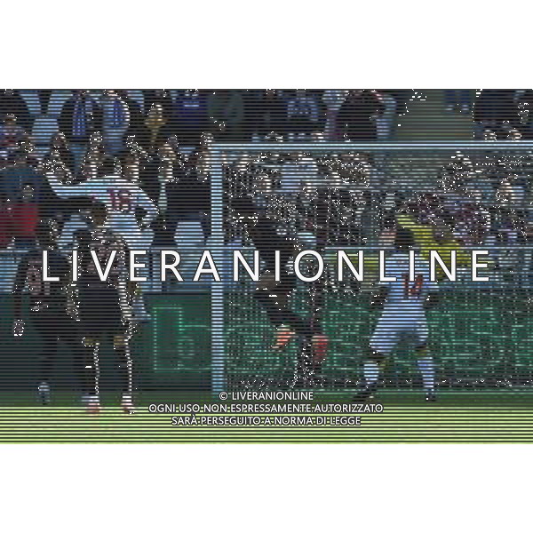 TVMV-Torino 26.10.2025 Stadio Grande Torino @Manuela Viganti/Ag. Aldo Liverani sas Torino vs Genoa Campionato Calcio Serie A Enilive 2025/2026 8a giornata Nella foto: parata di alberto paleari ©TVMV - AGENZIA ALDO LIVERANI SAS