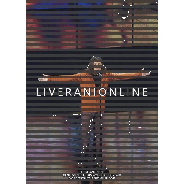 SANREMO 27-2-06 56mo FESTIVAL DELLA CANZONE ITALIANA PRIMA SERATA NELLA FOTO: POVIA PH: RECALCATI-CAPRA/AG. LIVERANI