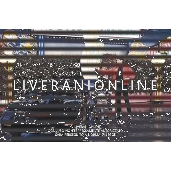 DIAP-RETROSPETTIVA DAVID HASSELFOFF ATTORE NELLA FOTO DAVID HASSELOFF OSPITE A MILANO DELLA TRASMISSIONE TELEVISIVA “DRIVE IN “ NELL\'ANNO 1988 CON EZIO GREGGIO AG ALDO LIVERANI SAS