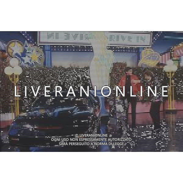 DIAP-RETROSPETTIVA DAVID HASSELFOFF ATTORE NELLA FOTO DAVID HASSELOFF OSPITE A MILANO DELLA TRASMISSIONE TELEVISIVA “DRIVE IN “ NELL\'ANNO 1988 CON EZIO GREGGIO AG ALDO LIVERANI SAS