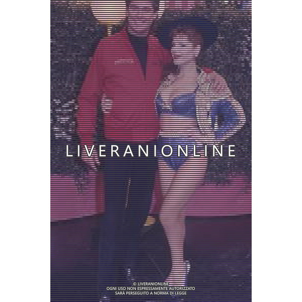 DIAP-RETROSPETTIVA DAVID HASSELFOFF ATTORE NELLA FOTO DAVID HASSELOFF OSPITE A MILANO DELLA TRASMISSIONE TELEVISIVA “DRIVE IN “ NELL\'ANNO 1988 AG ALDO LIVERANI SAS