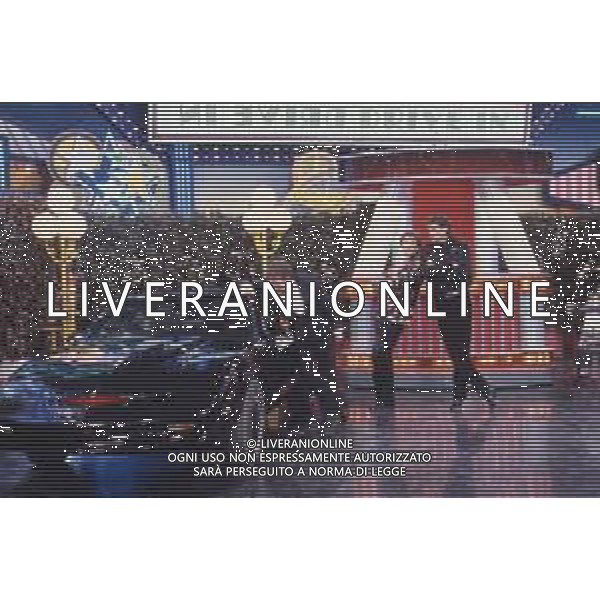 DIAP-RETROSPETTIVA DAVID HASSELFOFF ATTORE NELLA FOTO DAVID HASSELOFF OSPITE A MILANO DELLA TRASMISSIONE TELEVISIVA “DRIVE IN “ NELL\'ANNO 1988 CON EZIO GREGGIO AG ALDO LIVERANI SAS