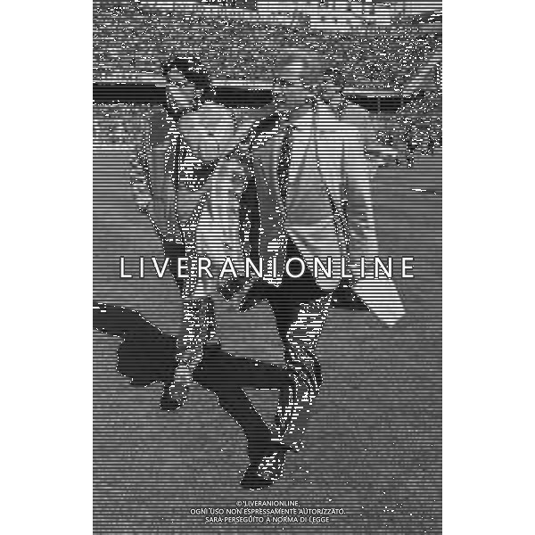 NEG- RETROSPETTIVA GIOVANNI TRAPATTONI ALLENATORE JUVENTUS NELLA FOTO GIOVANNI TRAPATTONI CON IL CALCIATORE LUCIANO BODINI NELL’ANNO 1985-1986 AG ALDO LIVERANI SAS