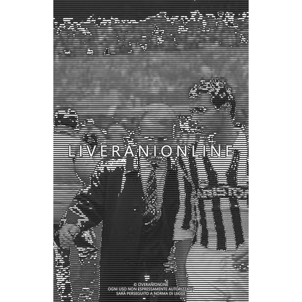 NEG- RETROSPETTIVA GIOVANNI TRAPATTONI ALLENATORE JUVENTUS NELLA FOTO GIOVANNI TRAPATTONI CON IL CALCIATORE ANTONIO CABRINI NELL’ANNO 1985-1986 AG ALDO LIVERANI SAS