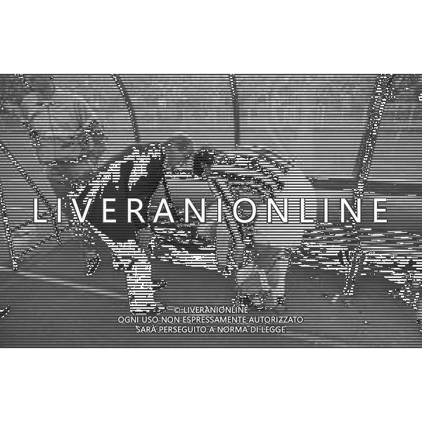 NEG- RETROSPETTIVA GIOVANNI TRAPATTONI ALLENATORE JUVENTUS NELLA FOTO GIOVANNI TRAPATTONI CON IL CALCIATORE MASSIMO BRIASCHI NELL’ANNO 1985-1986 AG ALDO LIVERANI SAS