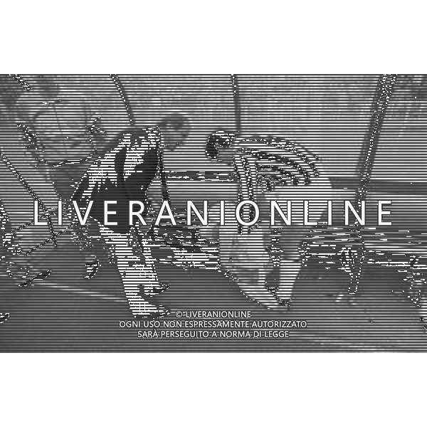 NEG- RETROSPETTIVA GIOVANNI TRAPATTONI ALLENATORE JUVENTUS NELLA FOTO GIOVANNI TRAPATTONI CON IL CALCIATORE MASSIMO BRIASCHI NELL’ANNO 1985-1986 AG ALDO LIVERANI SAS