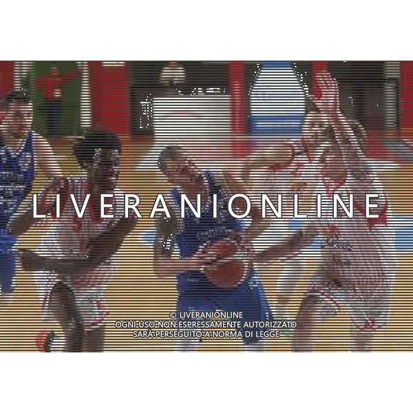 IMOLA 26 10 2025 UP ANDREA COSTA BASKET-VERODOL CBD PIELLE LIVORNO SERIE B1 NELLA FOTO DIFESA UP ANDREA COSTA GEORGES TAMANI E TAUTVYDAS KUPSTAS ©SANNA - AGENZIA ALDO LIVERANI SAS