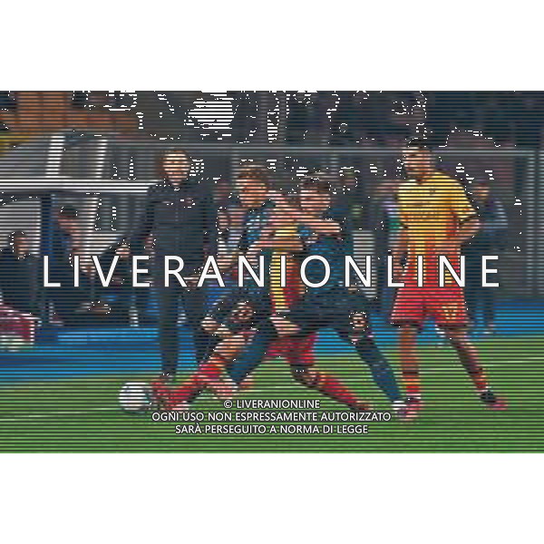 TVEM October 28, 2025 Lecce, Italy - US Lecce vs SSC Napoli - Italian soccer serie A 2025/26 - Via Del Mare Stadium. In the pic: Ylber Ramadani of US Lecce in action against Noa Lang and Billy Gilmour of SSC Napoli FOTO EMMANUELE MASTRODONATO-AG ALDO LIVERNI SAS