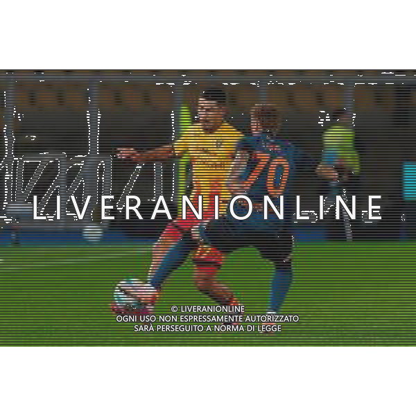 TVEM October 28, 2025 Lecce, Italy - US Lecce vs SSC Napoli - Italian soccer serie A 2025/26 - Via Del Mare Stadium. In the pic: Danilo Veiga of US Lecce in action against Noa Lang of SSC Napoli FOTO EMMANUELE MASTRODONATO-AG ALDO LIVERNI SAS