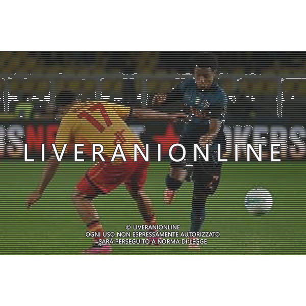 TVPG US Lecce vs SSC Napoli nella foto David Neres (SSC Napoli) e Veiga Danilo (Us Lecce) Lecce (ITA) 28-10 -2025 Stadio “E. Giardiniero” Via del Mare - Nona Giornata Serie A EniLive 2025/26 ©TVPG Pasquale Golia - AGENZIA ALDO LIVERANI SAS