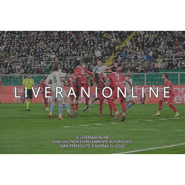 Palermo, Italia, 28 ottobre 2025. Stadio Renzo Barbera, Palermo vs Monza, match valido per il campionato di Serie B 2025/2026. Nella foto: mischia in area ©FEDERICO SERRA - AGENZIA ALDO LIVERANI SAS