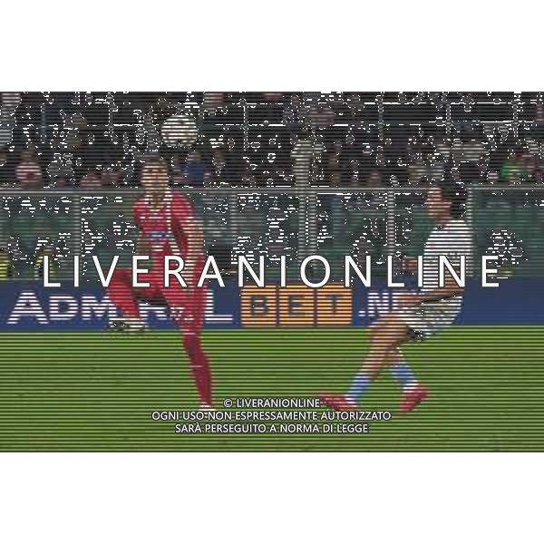 Palermo, Italia, 28 ottobre 2025. Stadio Renzo Barbera, Palermo vs Monza, match valido per il campionato di Serie B 2025/2026. Nella foto: Dany Mota (Monza) e Tommaso Augello (Palermo FC) ©FEDERICO SERRA - AGENZIA ALDO LIVERANI SAS