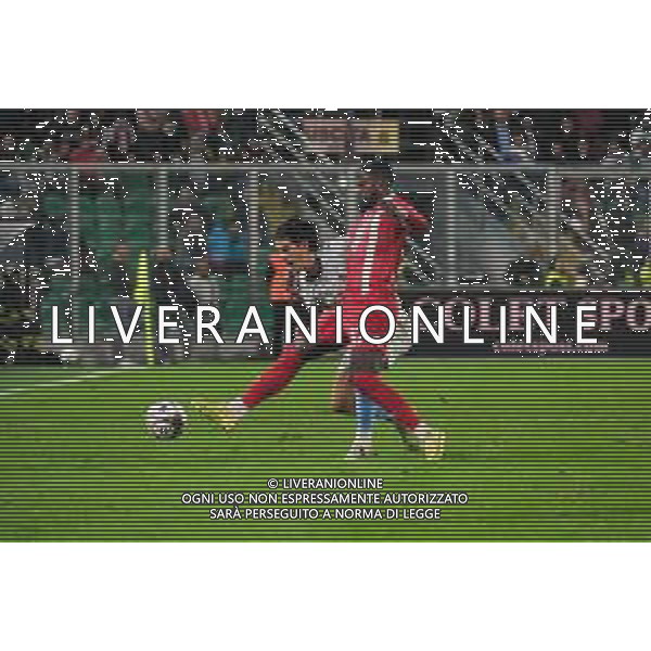 Palermo, Italia, 28 ottobre 2025. Stadio Renzo Barbera, Palermo vs Monza, match valido per il campionato di Serie B 2025/2026. Nella foto: Filippo Ranocchia (Palermo FC) e Keita Balde’ (Monza) ©FEDERICO SERRA - AGENZIA ALDO LIVERANI SAS