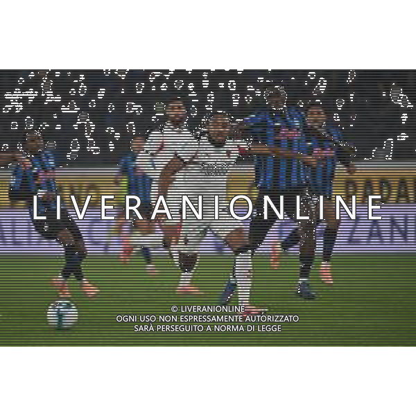 Atalanta vs Milan nella foto Christopher Nkunku (Milan) e Odilon Kossounou (Atalanta) Bergamo 28-10-2025 New Balance Arena - Stadio di Bergamo Atalanta vs Milan Campionato Serie A Enilive - 9a giornata foto Roberto Garavaglia/Agenzia Aldo Liverani sas