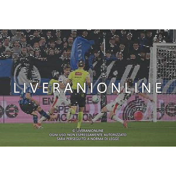 Atalanta vs Milan nella foto Davide Zappacosta (Atalanta) occasione da gol Bergamo 28-10-2025 New Balance Arena - Stadio di Bergamo Atalanta vs Milan Campionato Serie A Enilive - 9a giornata foto Roberto Garavaglia/Agenzia Aldo Liverani sas